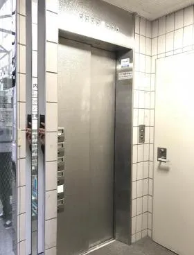 S駿河台ビルの外観