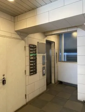 E/FRONTの外観