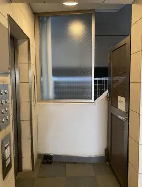 E/FRONTの外観
