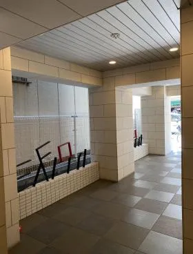 E/FRONTの外観