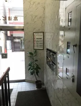 高遠ビルの外観