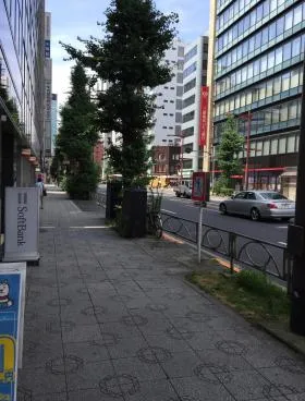 晴花ビルの外観