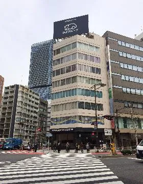 クリスタルビルの外観
