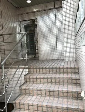 イズミビルの外観