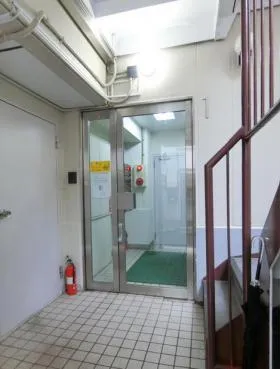 茗渓ビル(旧:岡本ビル)の外観