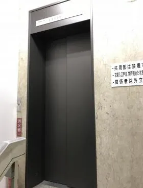 全農薬ビルの外観