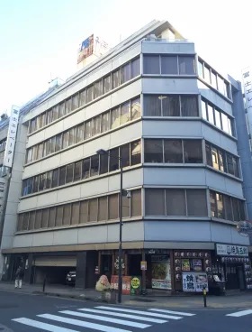 富士エレベータービルの外観