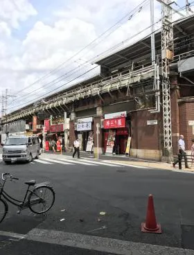 礒見ビルの外観