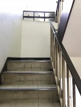 アルプスビルの外観
