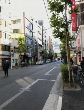 アルプスビルの外観