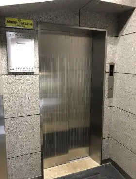 SDビルの外観
