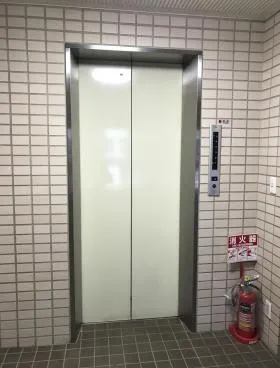 サンデンビルの外観