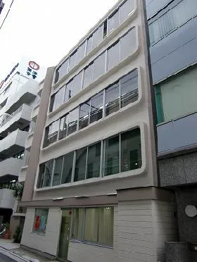 由良ビルの外観