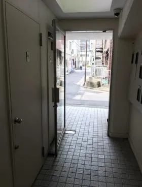 由良ビルの外観
