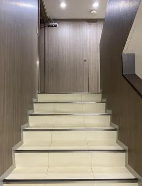 ニシザワビルの外観