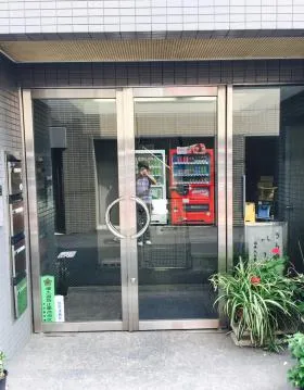 いし山ビルの外観