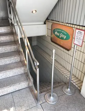 上野シルクビルの外観