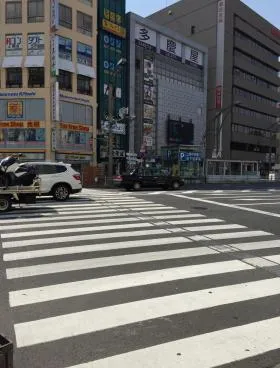 上野シルクビルの外観
