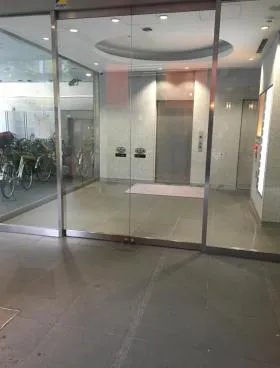 ヒューリック上野の森ビルの外観
