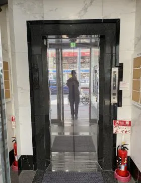 小島ビルの外観