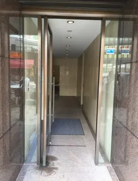 西楽堂ビルの外観