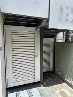 上野パストラルビルの外観