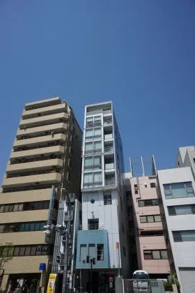 中央スカイビルの外観
