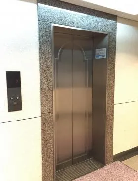 ATビルの外観