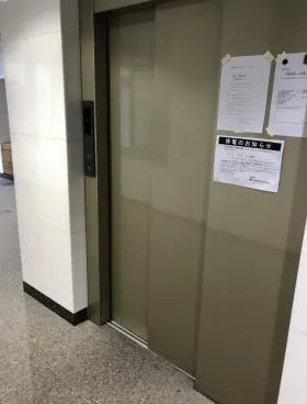 GLASSTAGEの外観