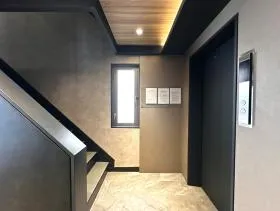 クレス不動産神田(旧:THE CORNER KANDA)ビルの外観