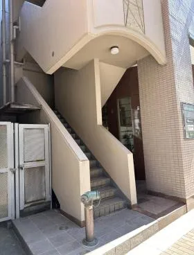 コットンボールビルの外観