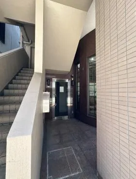 コットンボールビルの外観