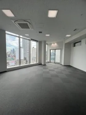 AYビルの外観