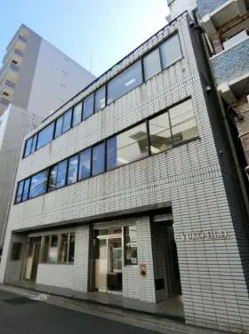 雄幸ビルの外観
