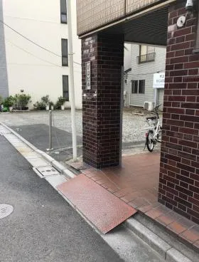 芹澤ビルの外観