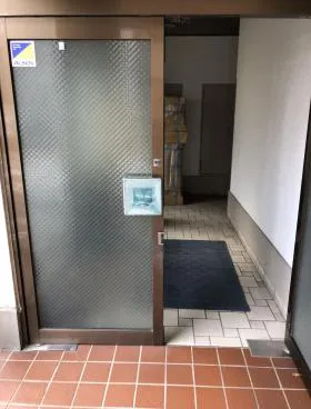 芹澤ビルの外観