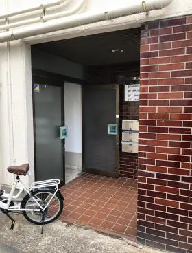 芹澤ビルの外観