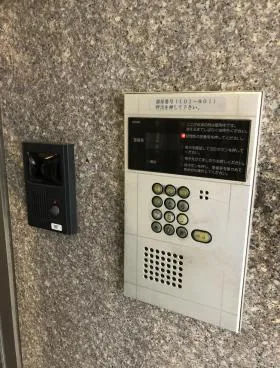 モダンビルの外観