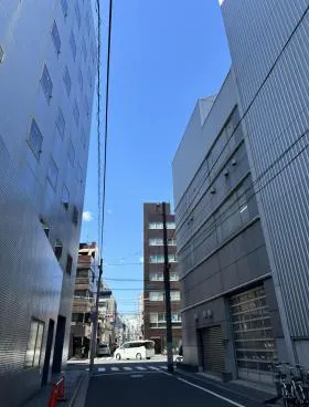 モダンビルの外観