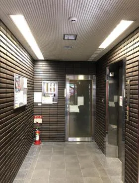 前川ビルの外観