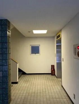 桐治ビルの外観