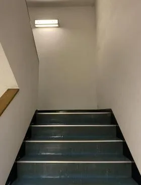 桐治ビルの外観