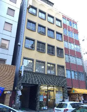 新東ビルの外観