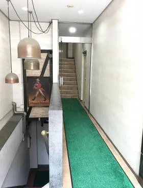 新東ビルの外観