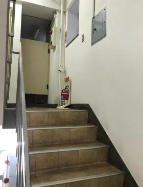 新東ビルの外観