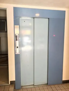 嶋屋ビルの外観