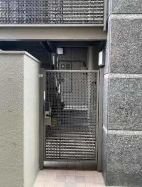 トーハンビルの外観