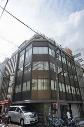 安輝ビルの外観