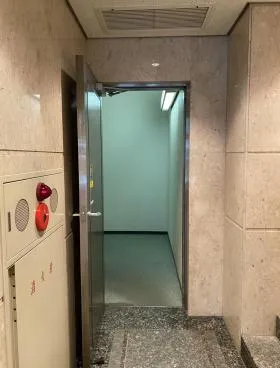 麹町シルクビルの外観
