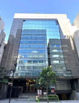 麹町シルクビルの外観
